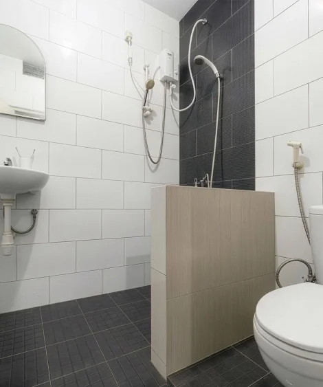 Cove-C12_Deluxe-Bathroom-large